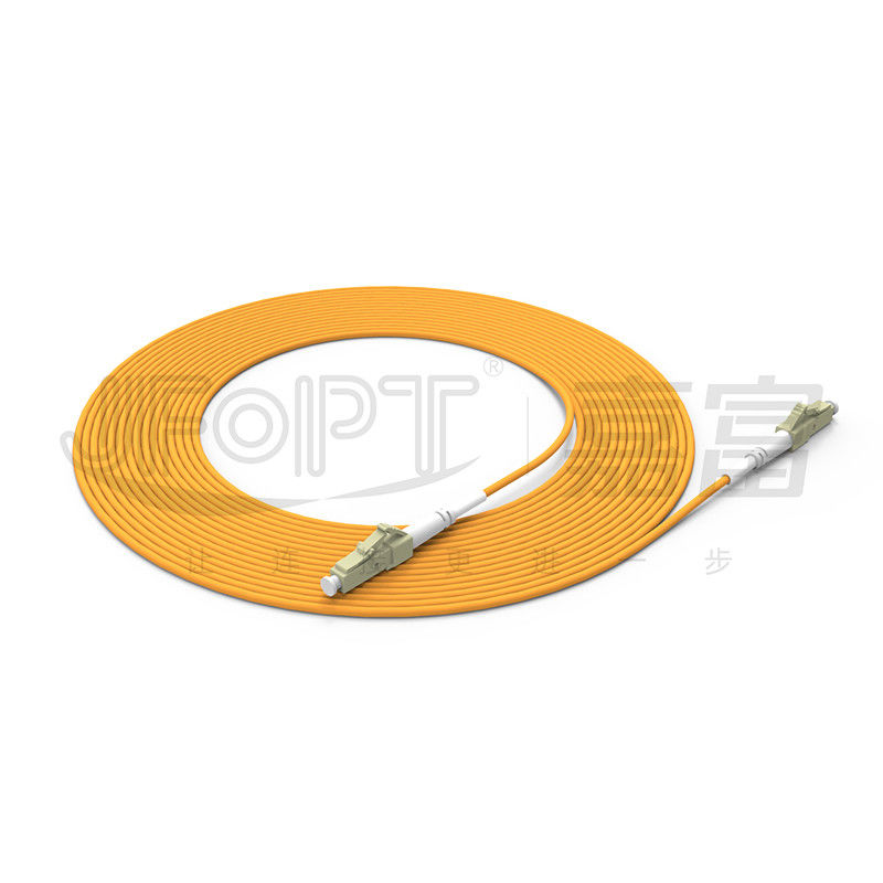 Correction optique de fibre de LC-LC attacher la botte à angles de botte courte
