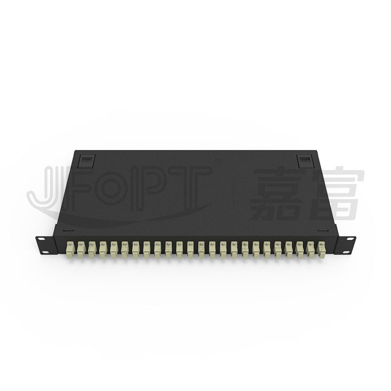 LC/SC/FC/ST Rack Mount Fiber Patch Panel 12/24core avec ouverture de bouton de porte de 19 pouces